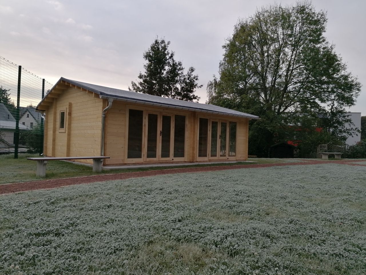 Blockbohlenhaus - Errichtung als Jugendbeteiligungsprojekt